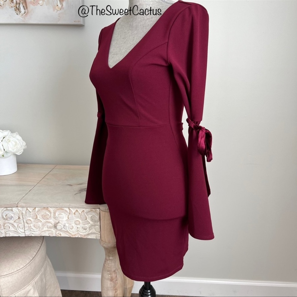 Lulu’s Once In A While Bell Sleeve Velvet Tie V Neck Mini Dress XS Dark Red - Picture 9 of 17
